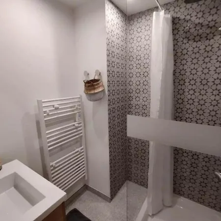 Maison 500m De La *